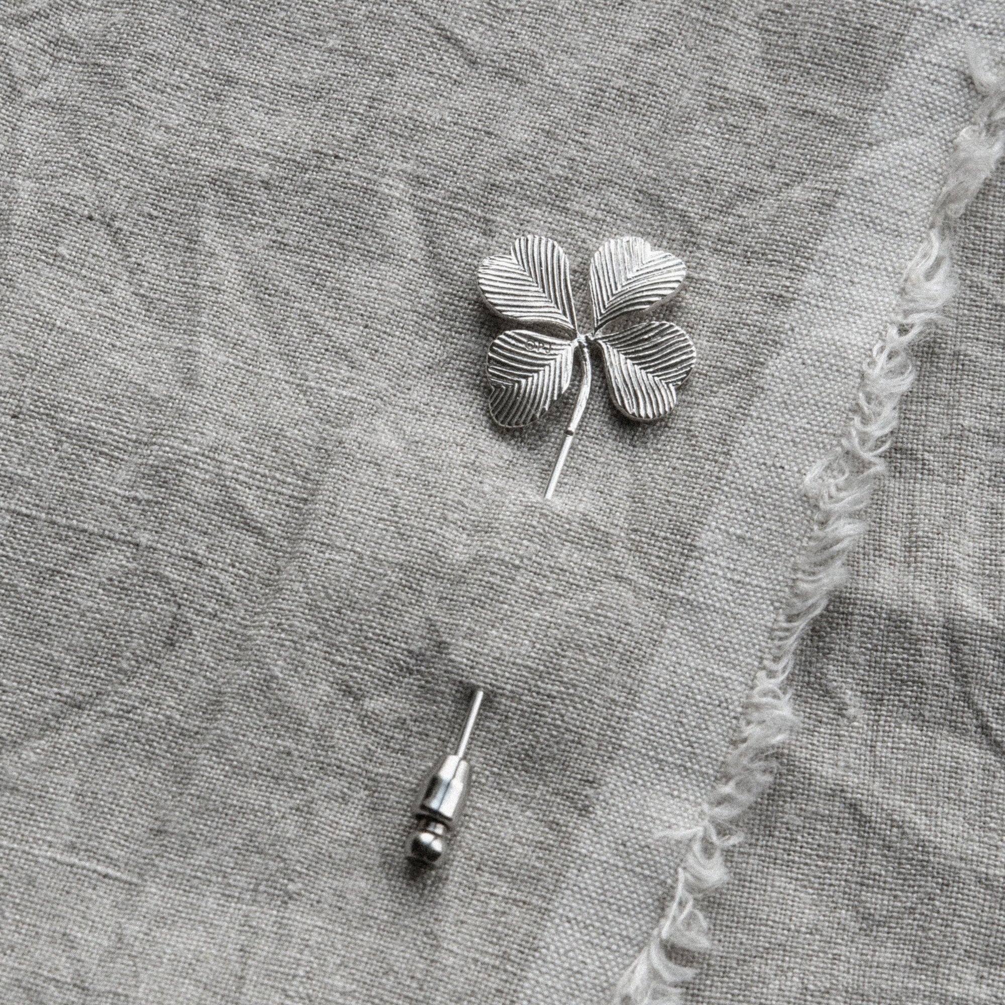 Four Clover Pin, Silver-Ringe og Halskæder-O.P. Jewellery-Motorious Copenhagen